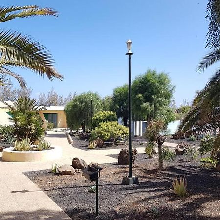 Appartement Bouganville Rez-De-Chaussee Wifi Costa De Antigua Exteriör bild
